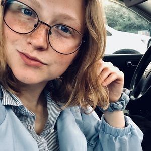 Meet your Posher, Emma